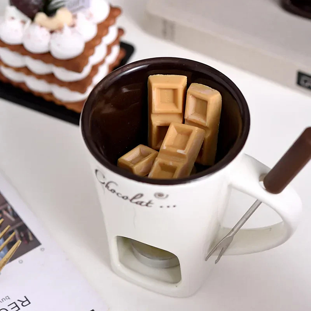 Chocolate derritiéndose en la taza ChocoCoco